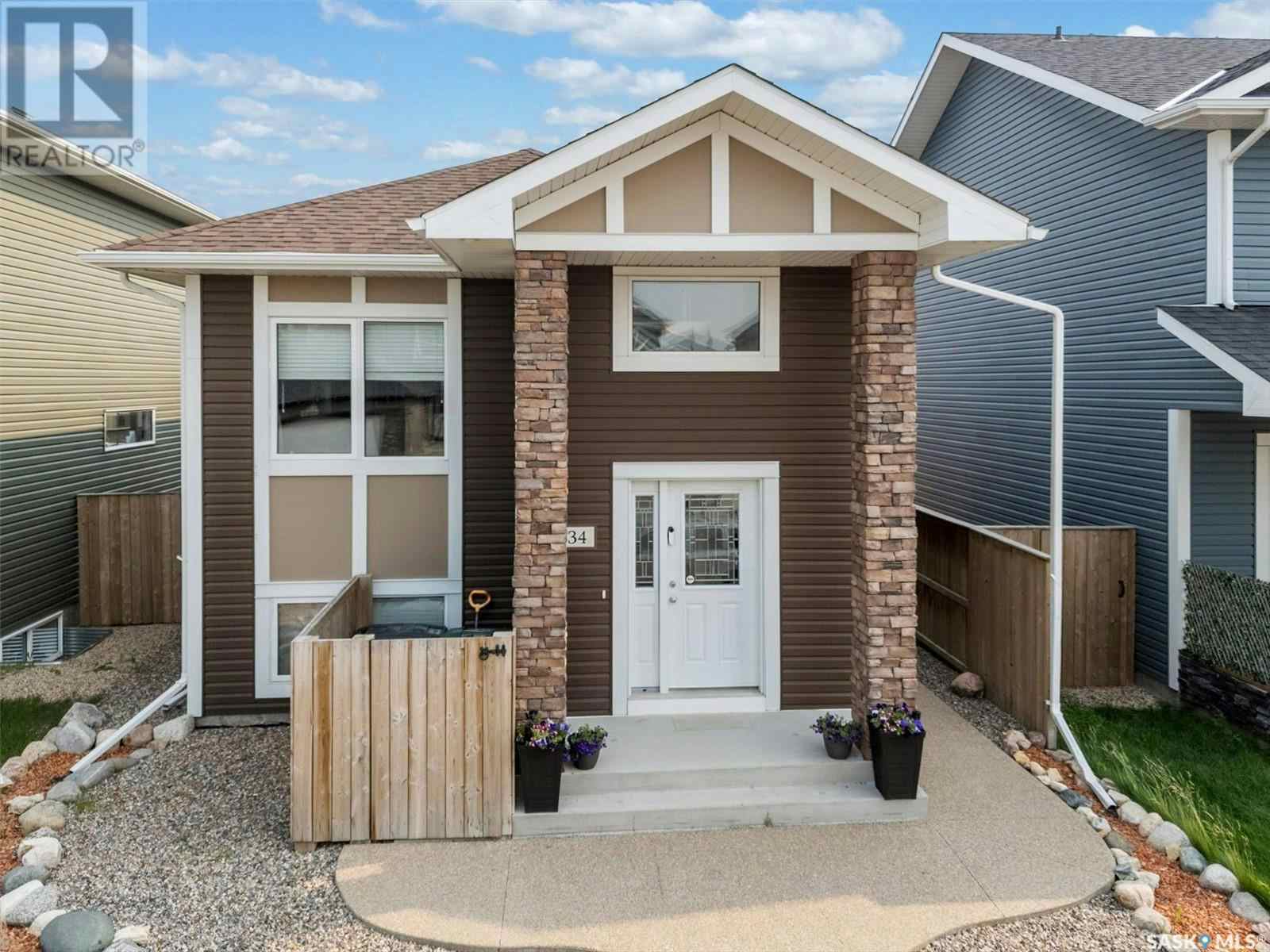 Property for Sale: 634 Kolynchuk COURT, Saskatoon, Saskatchewan, S7T0W1