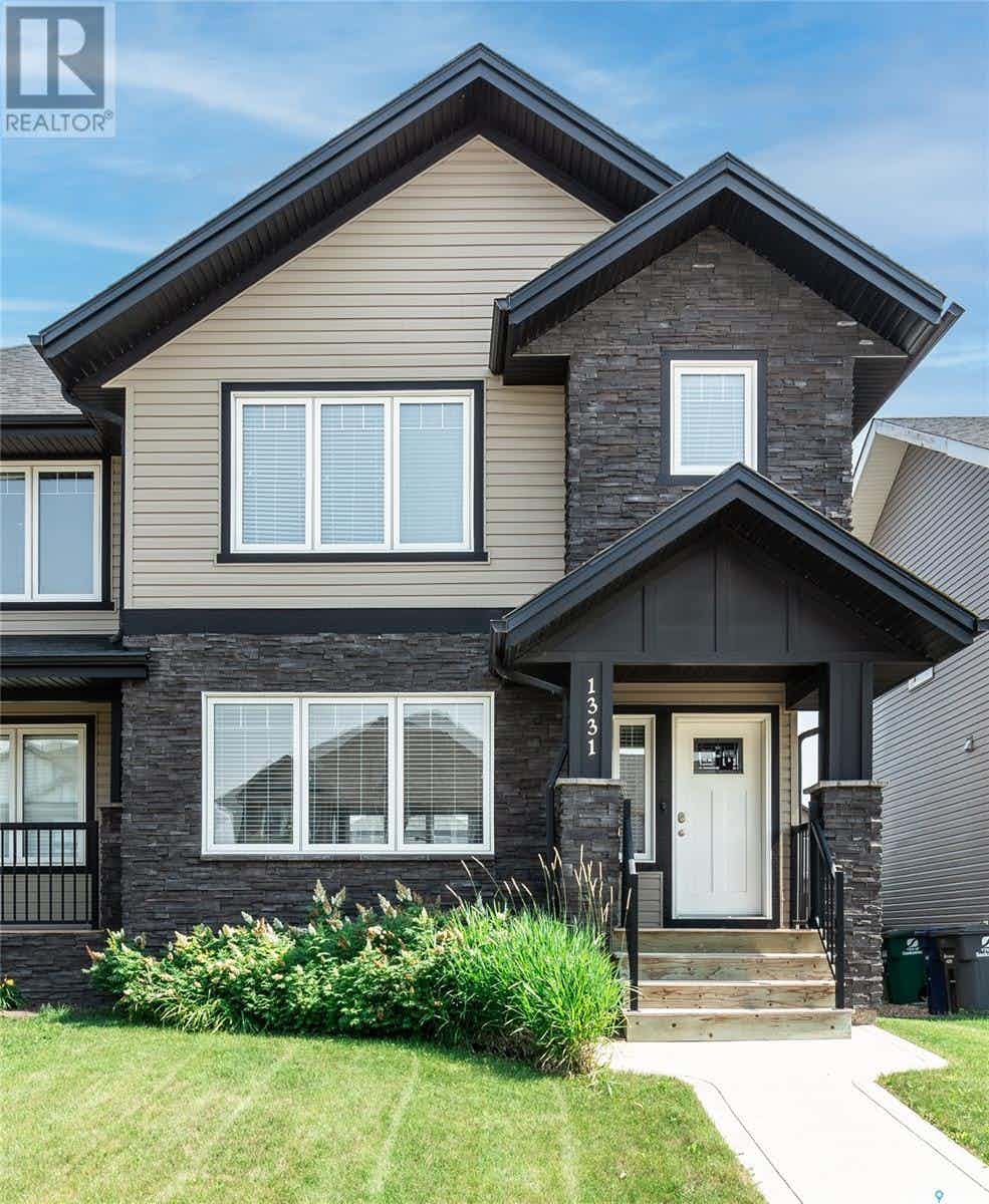 Property for Sale: 1331 Hunter ROAD, Saskatoon, Saskatchewan, S7T0S1